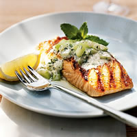 Grilled salmon with minted cucumber sauce